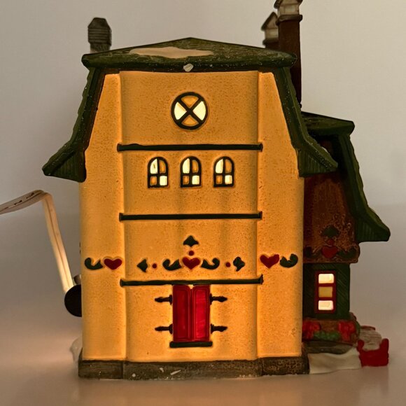 Department 56 Elfie’s Sleds & Skates North Pole Series 56251 Lighted House & Box - Picture 5 of 16